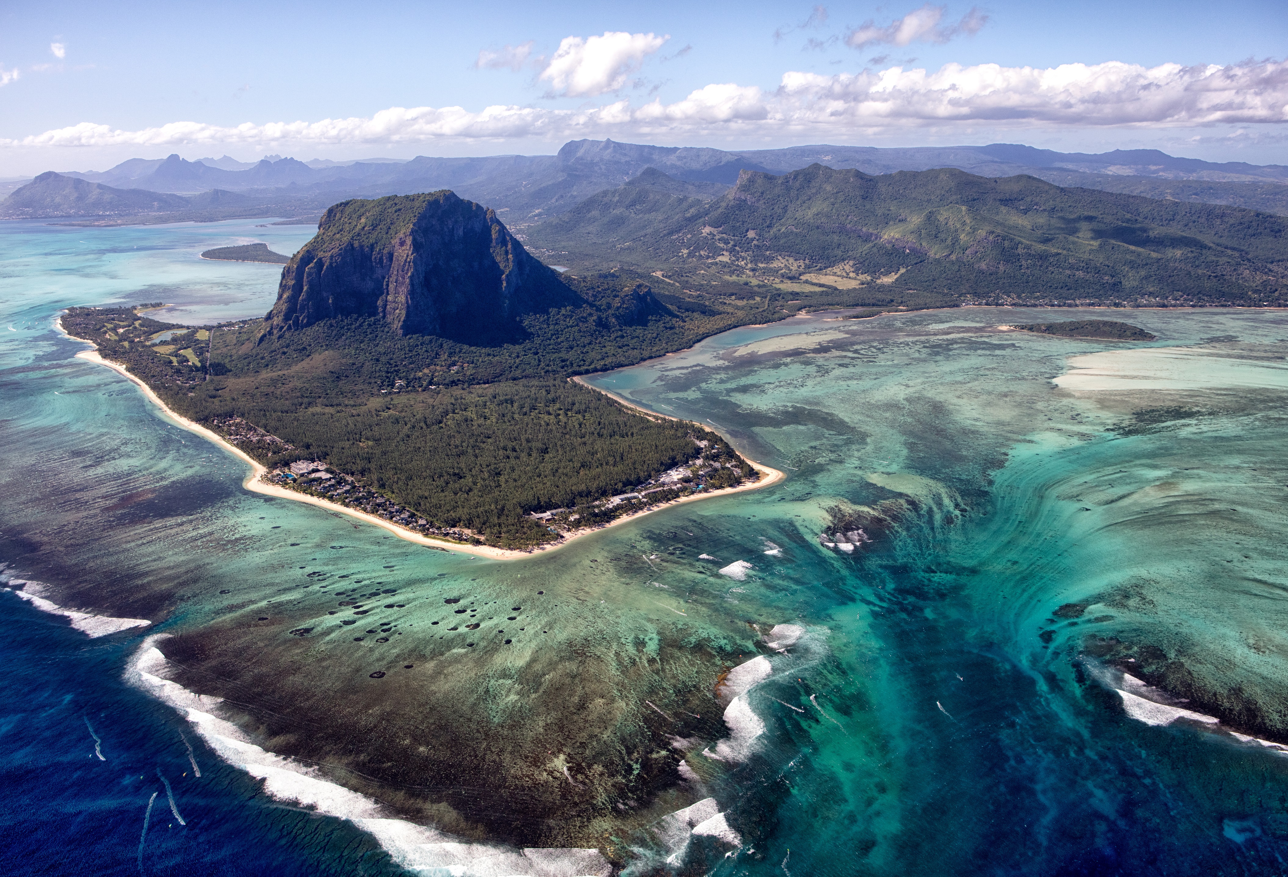 helicopter view, le Morne with water fall